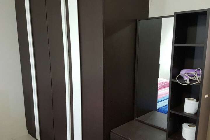 Room 9 of 20