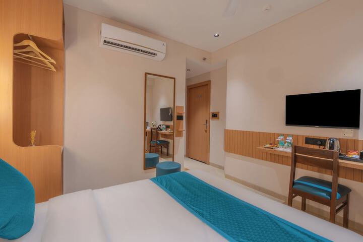 Room 16 of 48