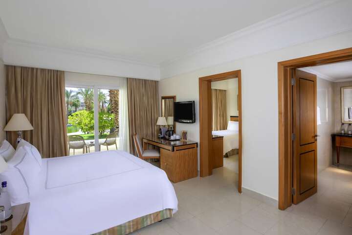 Room 13 of 86