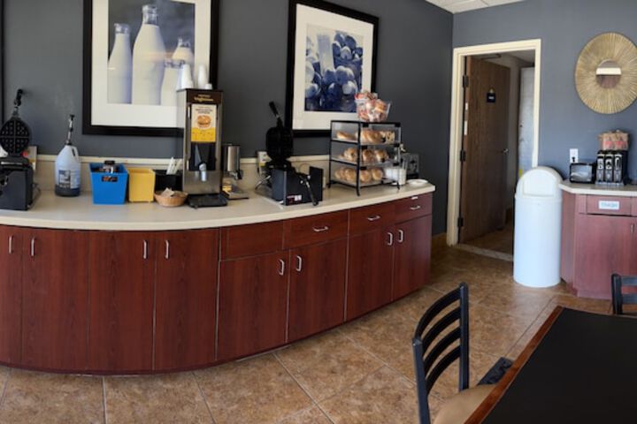 Breakfast area