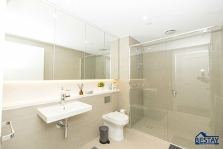 Room 3 of 16
