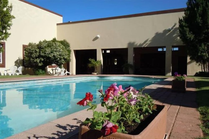 Pool 13 of 20