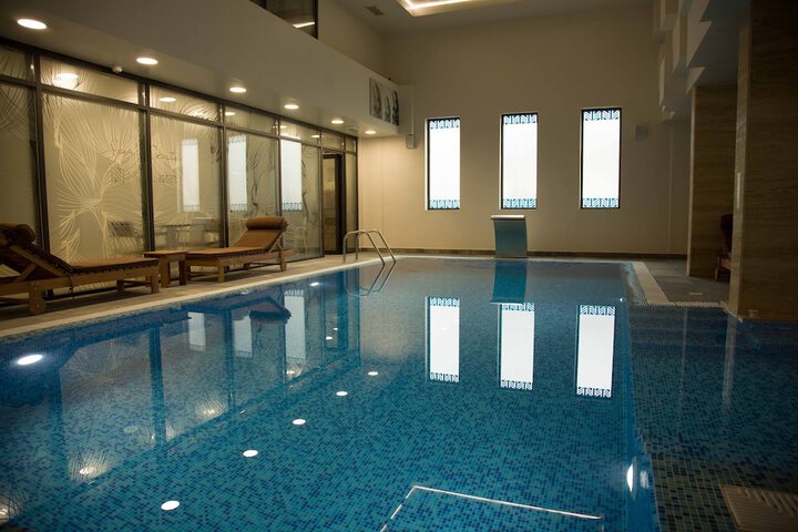 Pool 15 of 30