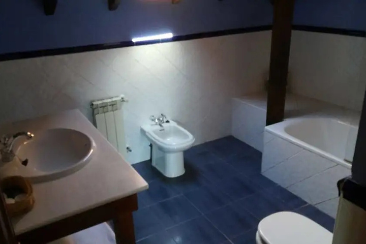 Room 7 of 11