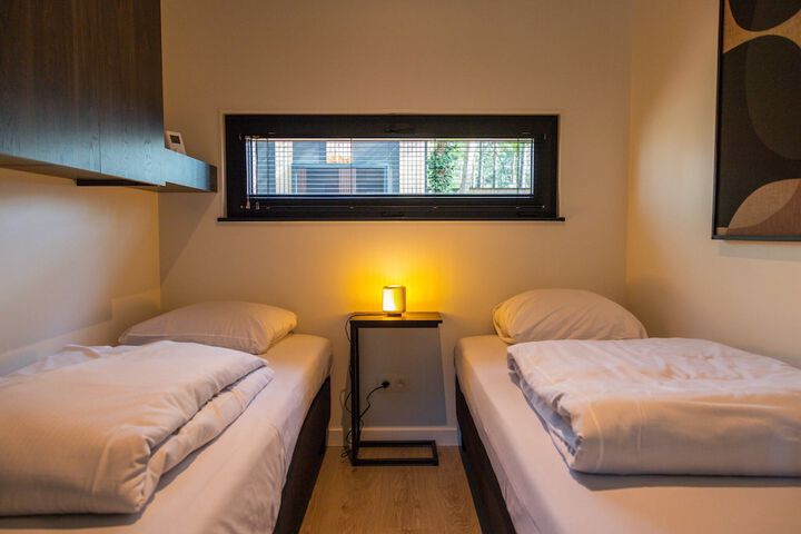 Room 2 of 35