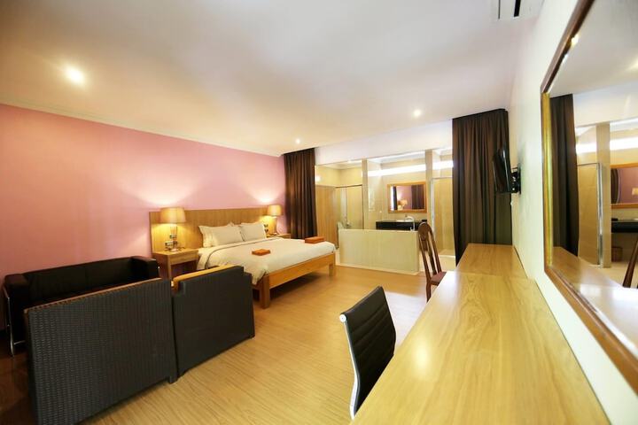 Room 8 of 52