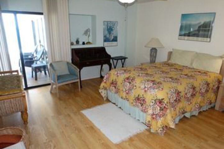 Room 10 of 24