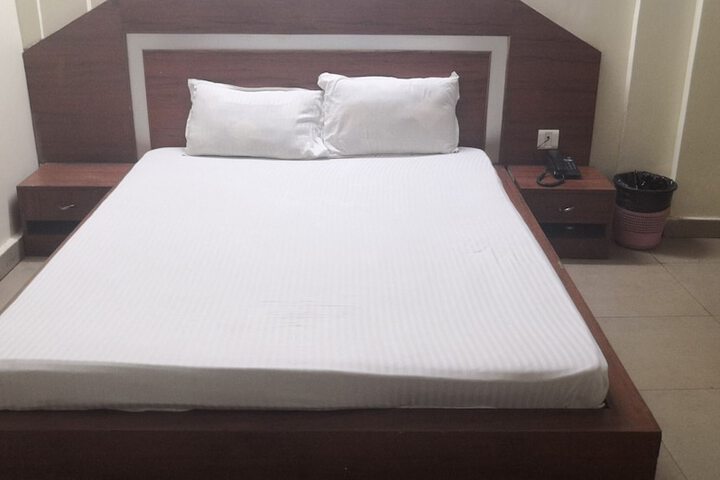 Room 7 of 17