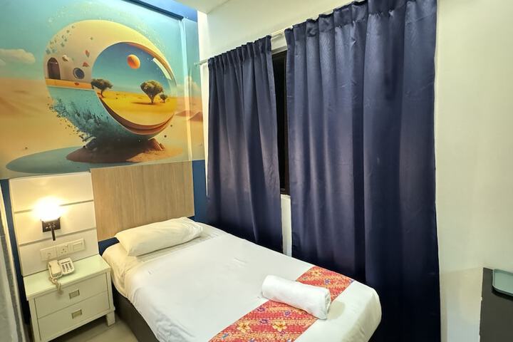 Room 15 of 30