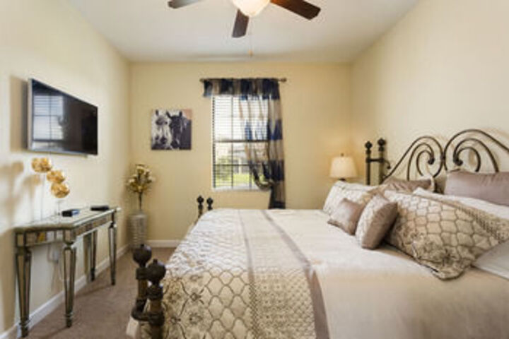 Room 35 of 84