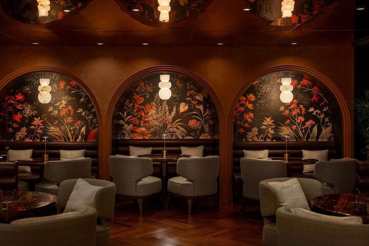 Lounge 158 of 202