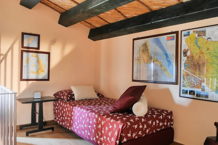 Room 2 of 22