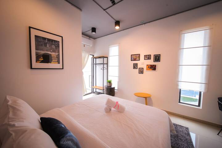 Room 22 of 121
