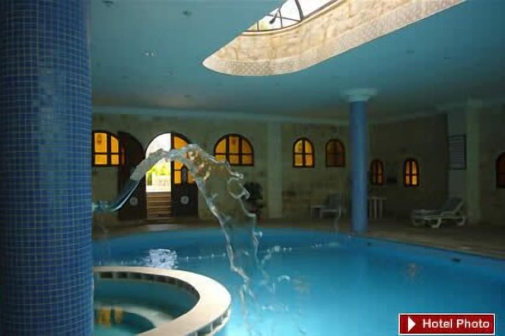 Pool 51 of 110