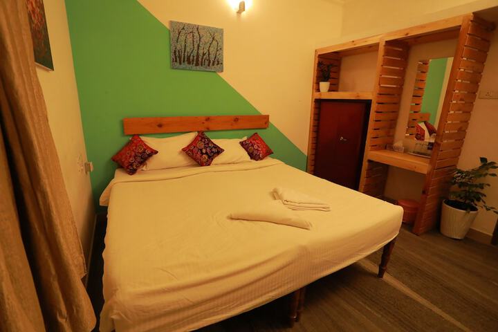 Room 6 of 36