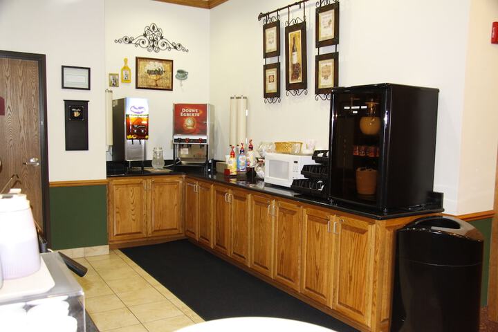 Breakfast/Coffee Service 30 of 60