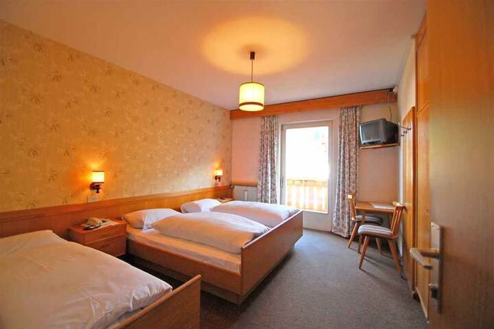 Room 4 of 21