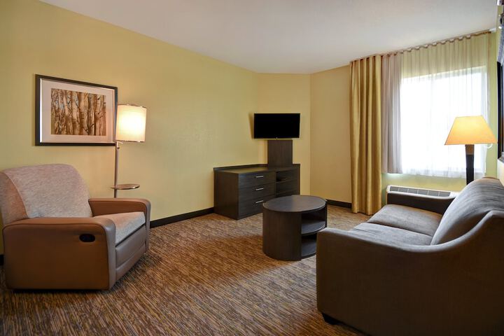 Studio Suite Queen Bed (32 of 32)