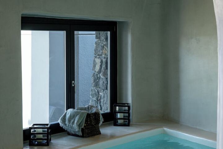 Room 40 of 151