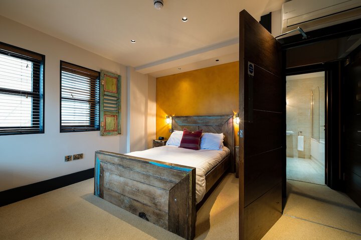 Room 72 of 78