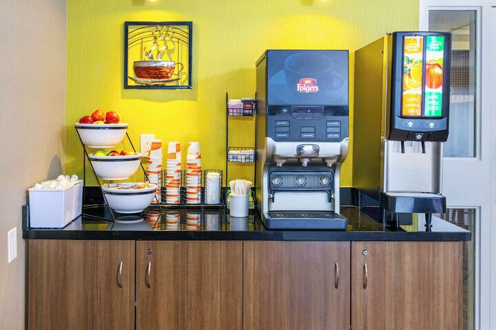 Breakfast/Coffee Service 83 of 90