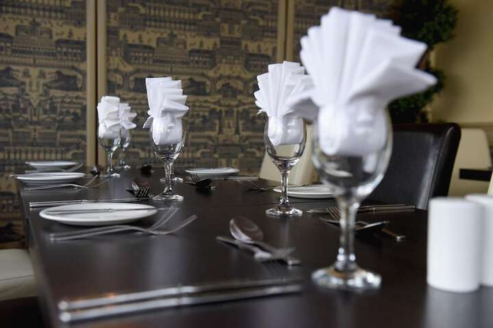 Dining 17 of 36