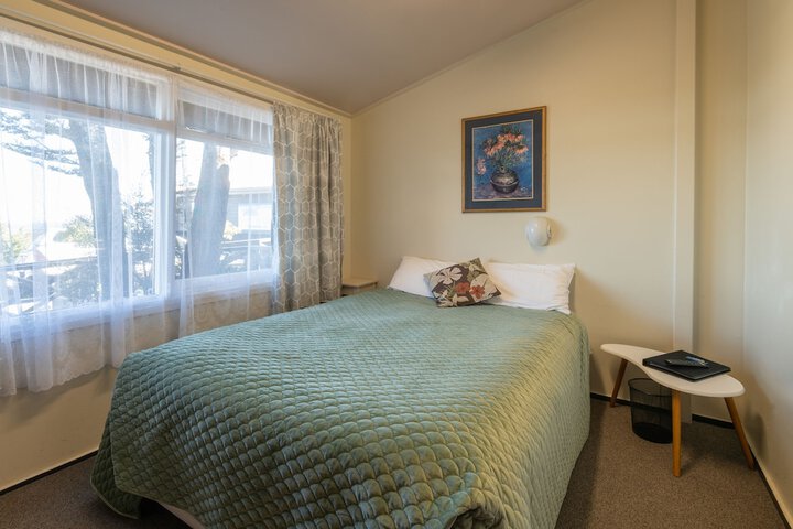 Room 38 of 143