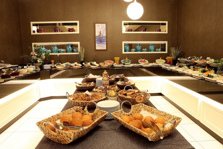 Dining 50 of 59