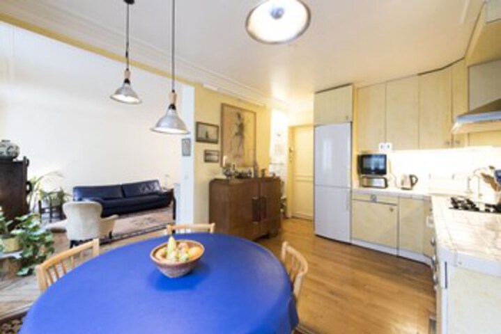 Room 6 of 18