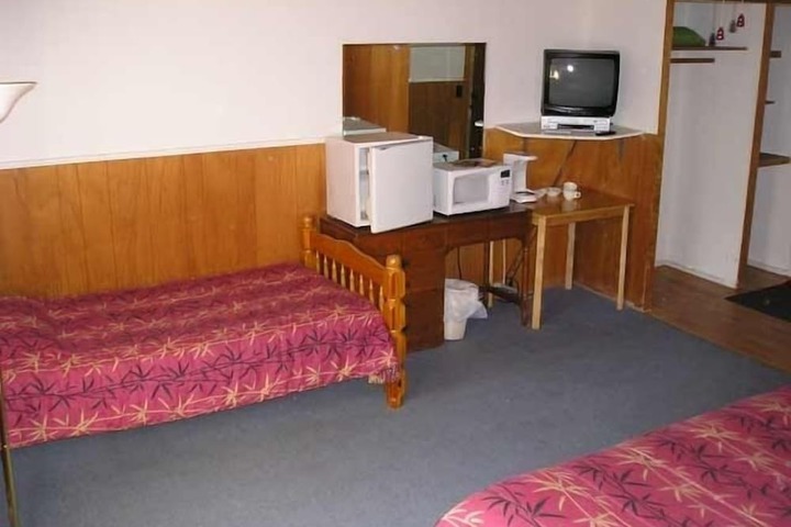 Room 9 of 37