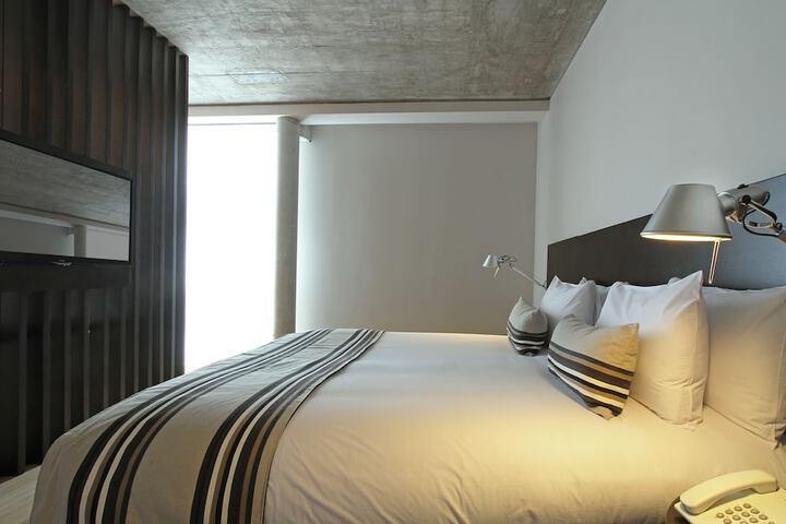 Room 18 of 136