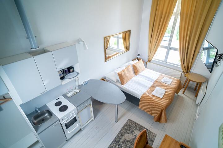 Room 7 of 38
