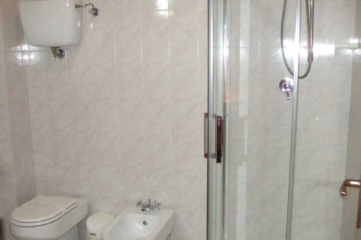 Room 35 of 66