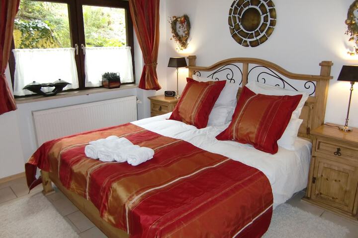 Room 4 of 63