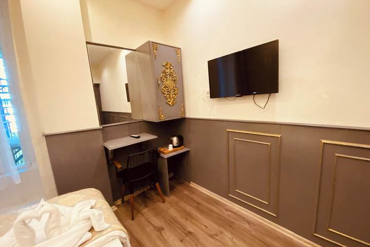Room 16 of 75