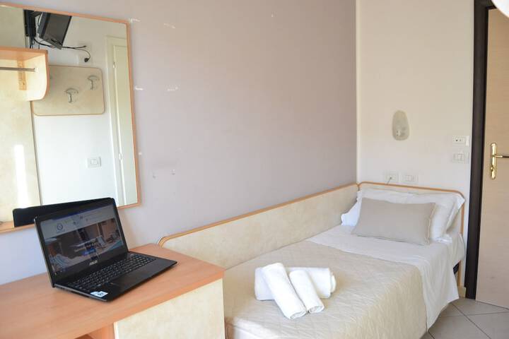 Room 15 of 52