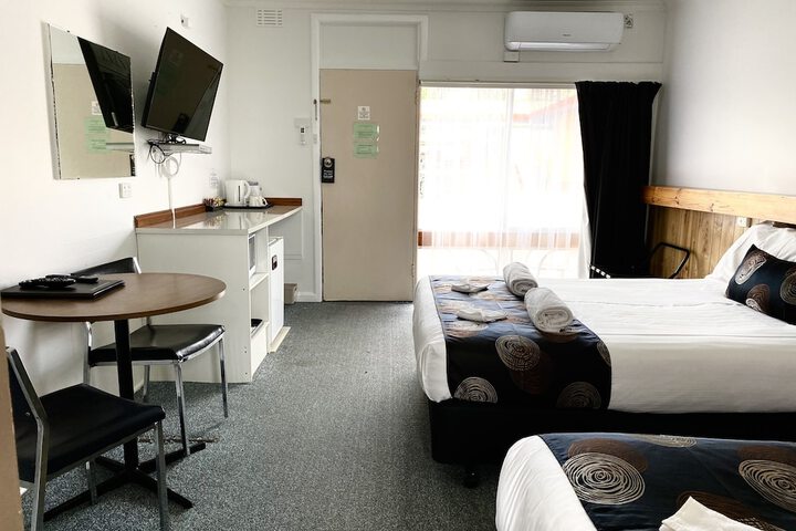 Room 14 of 34