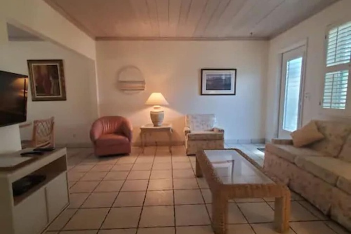 Room 17 of 36