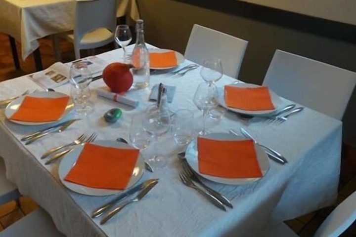 Dining 15 of 25