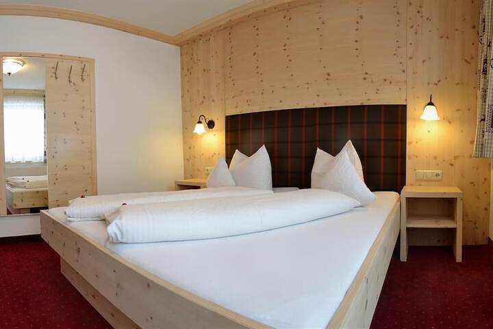 Room 4 of 22
