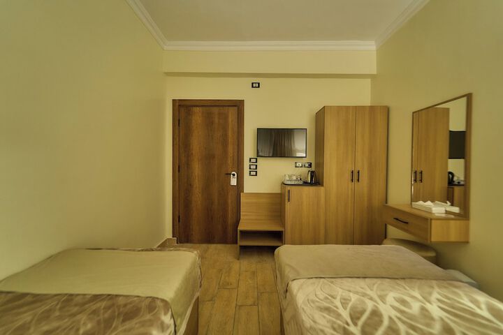 Room 66 of 174