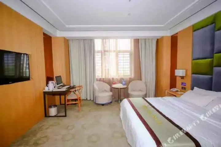 Room 3 of 6