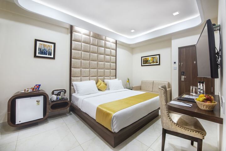 Room 15 of 19