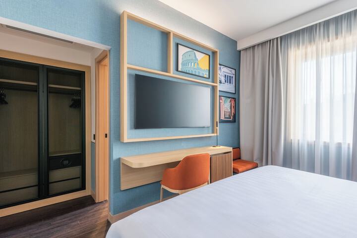 Room 38 of 73