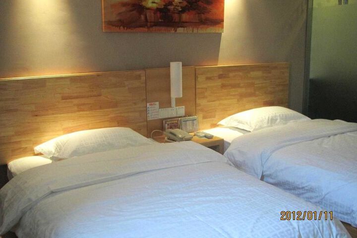 Room 4 of 21