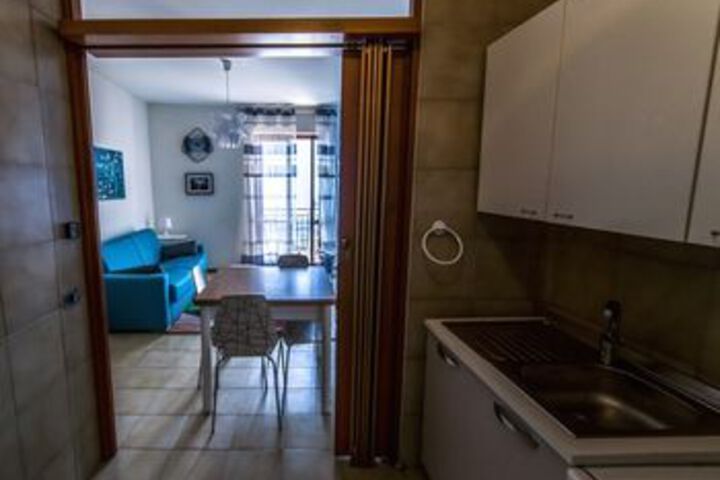 Room 10 of 20