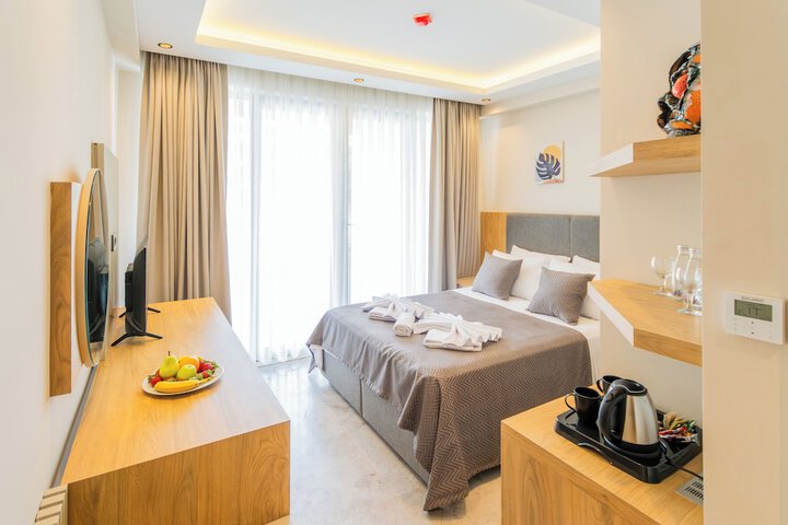 Room 3 of 130