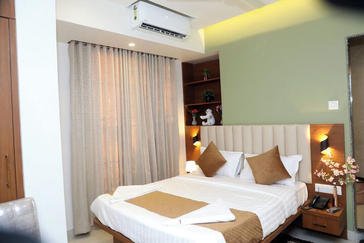 Room 13 of 27