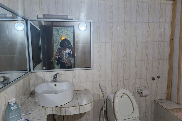 Room 42 of 99