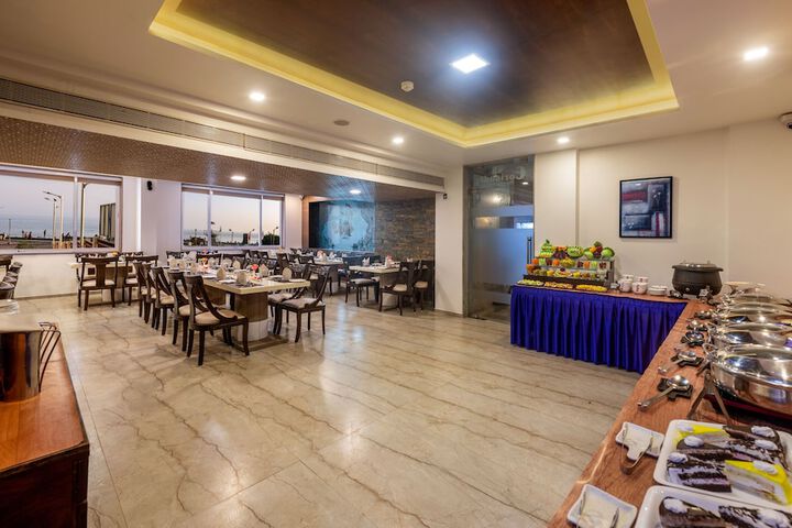 Dining 104 of 136